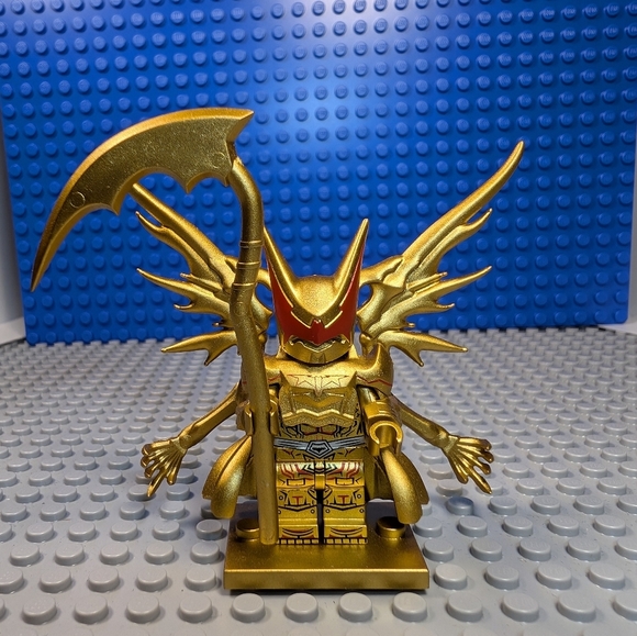 Batman- Gold Hellbat Minifigure Arkham Asylum Action Figure Building Block Toy - Picture 2 of 5